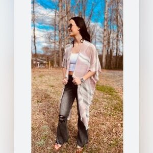 DAISY FUENTES Kimono Wrap Lightweight Line Textured Stripe with Self Fringe OS